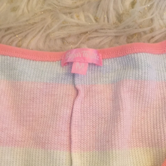 🌟 Sold🌟 Sugary Thrillz Thermal Romper - Sz M - Picture 2 of 3